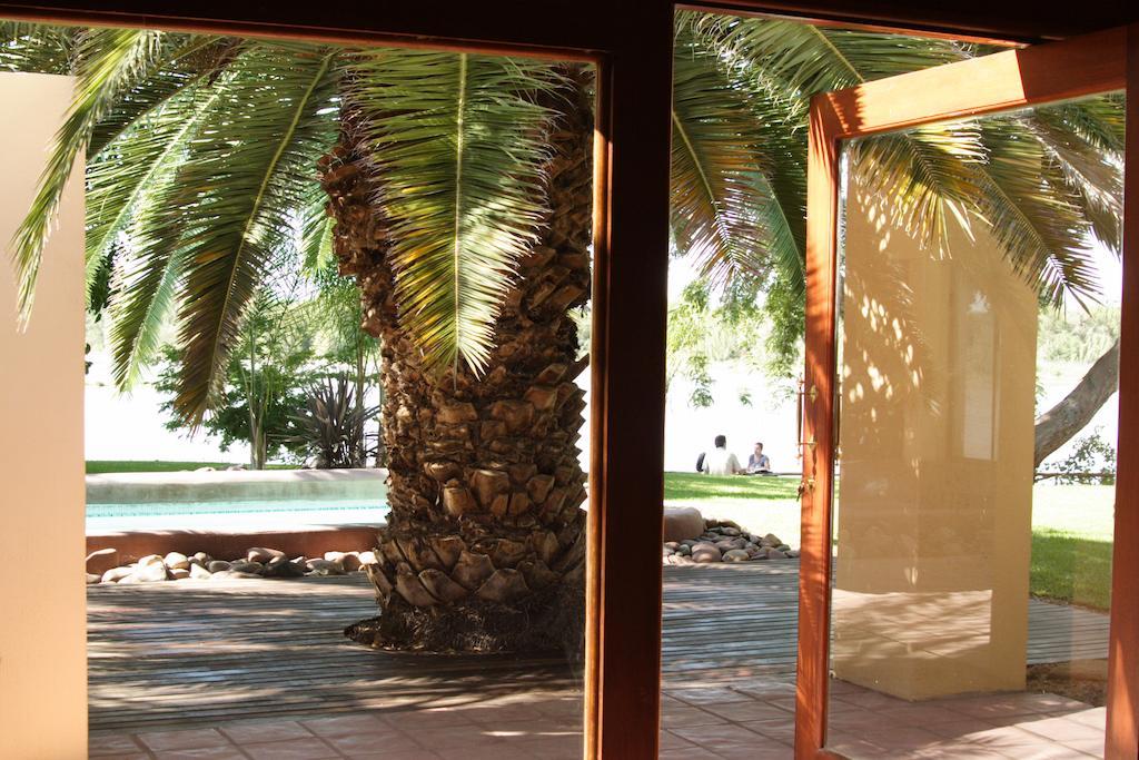 Riverbank Lodge Upington Exteriör bild