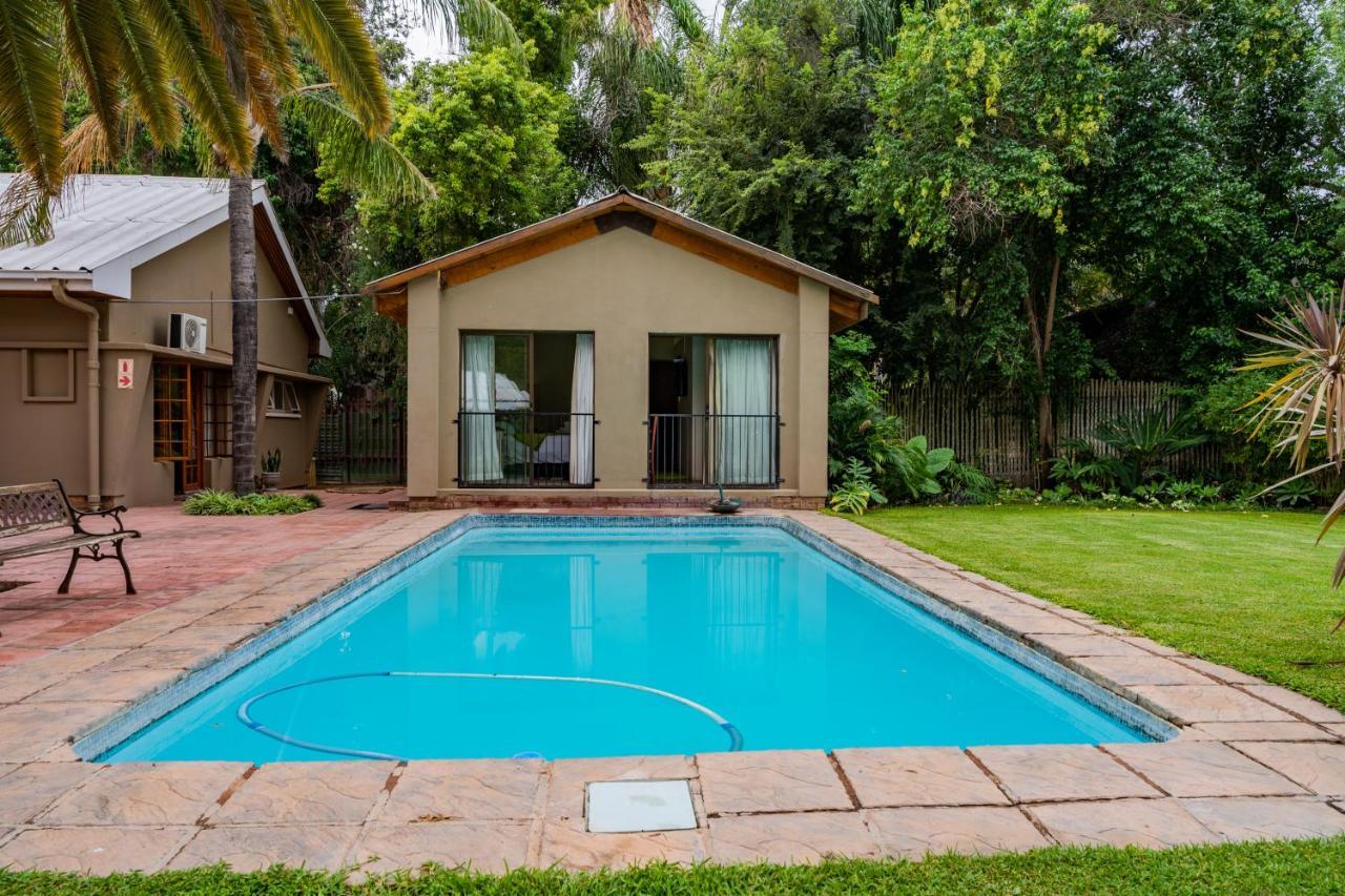 Riverbank Lodge Upington Exteriör bild