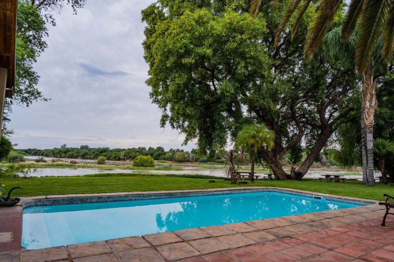 Riverbank Lodge Upington Exteriör bild