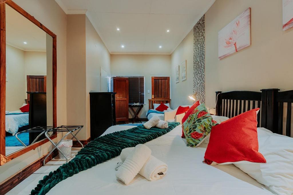 Riverbank Lodge Upington Exteriör bild