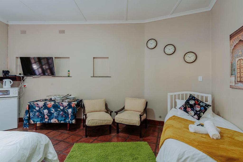 Riverbank Lodge Upington Exteriör bild
