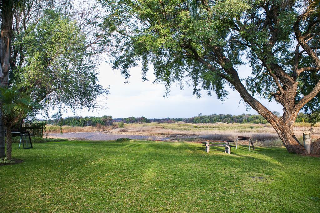 Riverbank Lodge Upington Exteriör bild